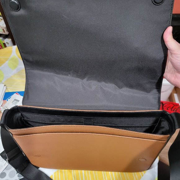 Michael Kors - Mason Explorer Messenger Bag - Picture 6 of 7